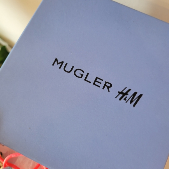Mugler H&M brand new belt - Picture 3 of 4